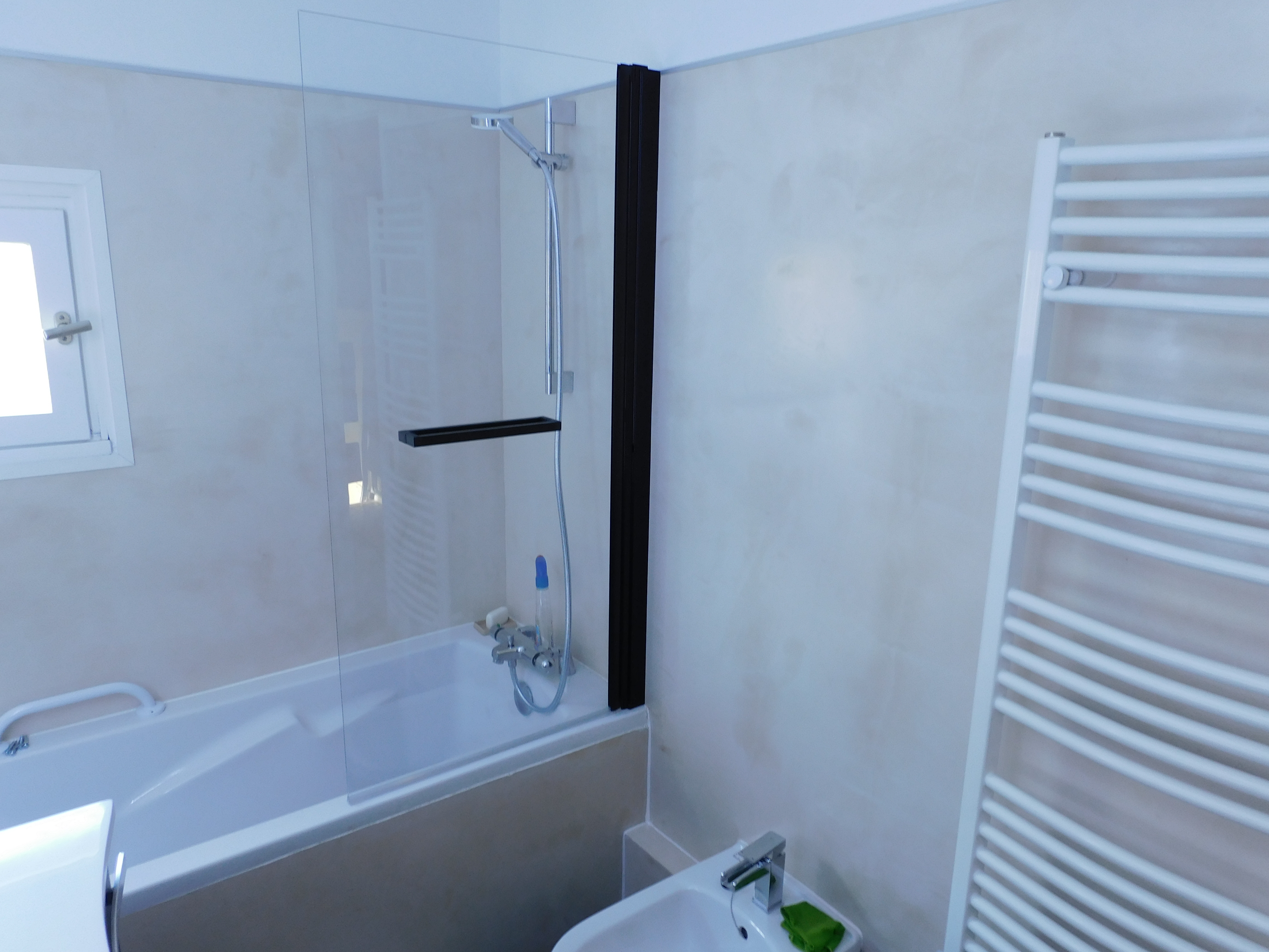 La baignoire est conservée dans une ambiance renouvelée.